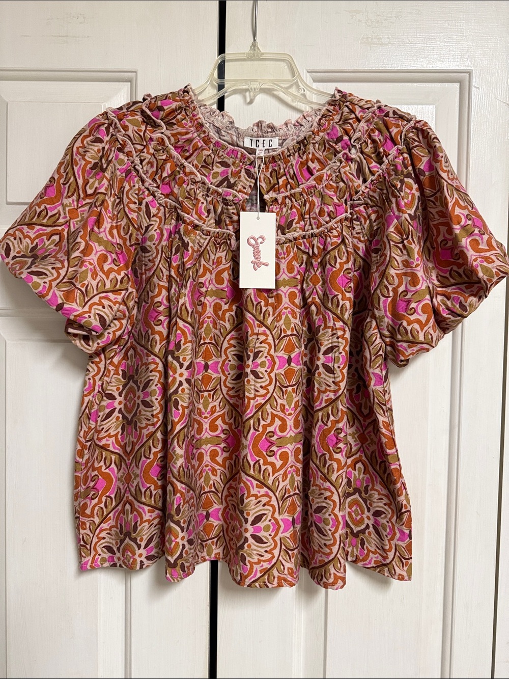 TCEC Pink & Brown Floral Medallion Puff Sleeve Top